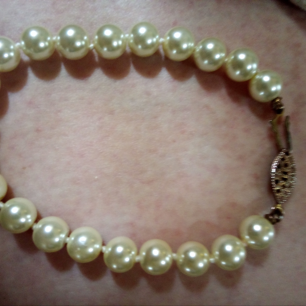 Authentic vintage pearl bracelet
